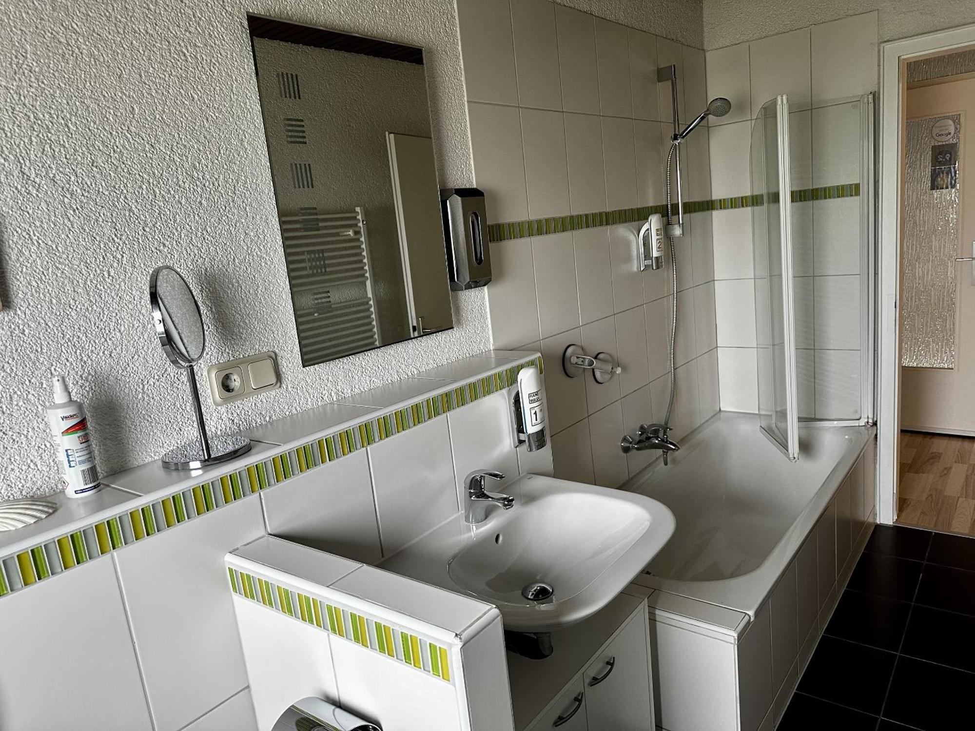 Haus Alt - Ferienwohnung Illingen  Exterior foto